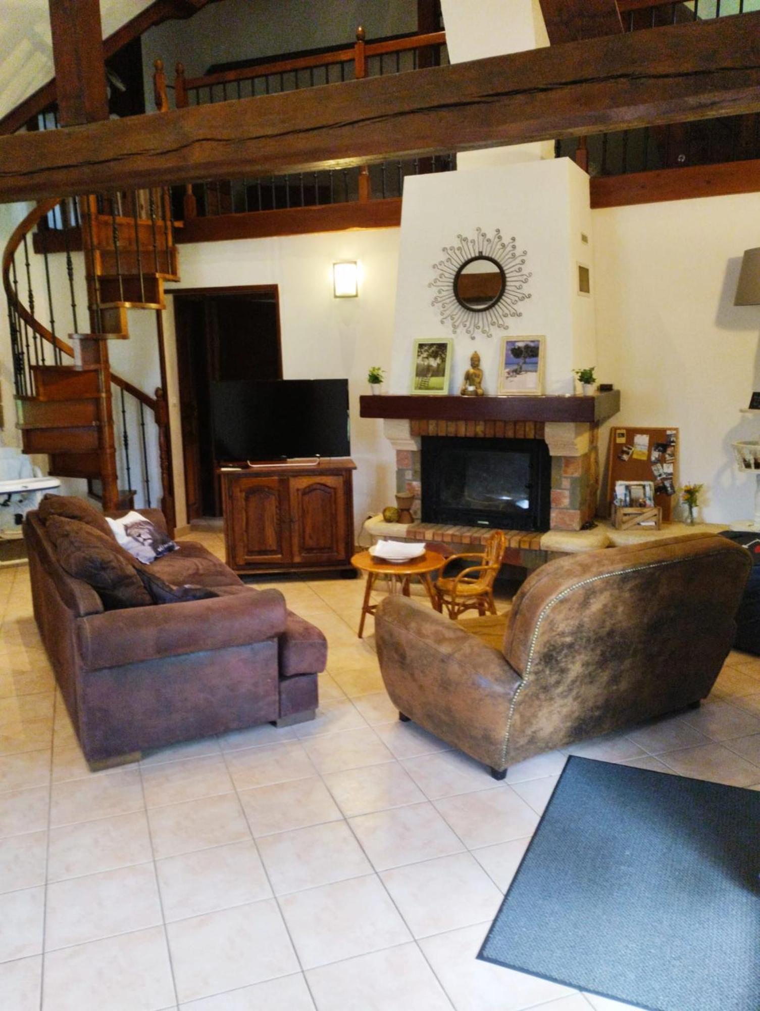 Maison Traditionnelle Normande Avec Piscine Hotot-en-Auge Luaran gambar